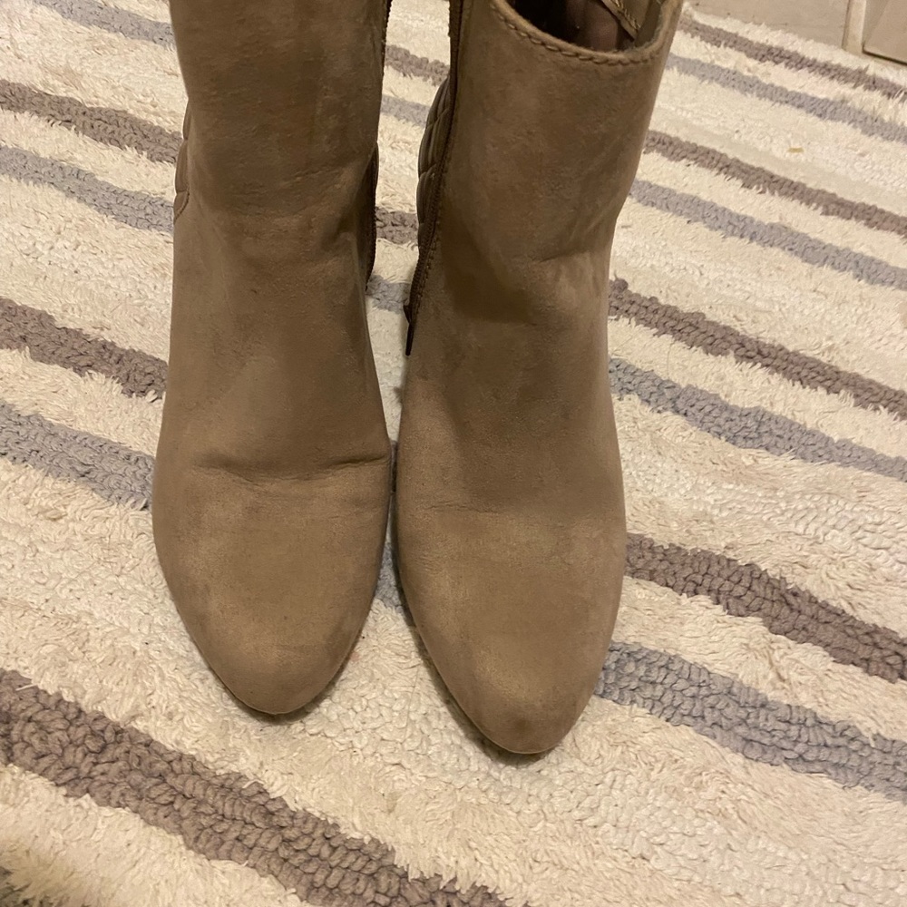 Express Suede ankle boot